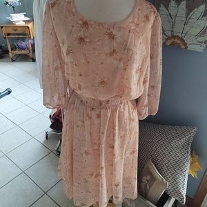 New sz 14 peach 🍑 with floral design dress